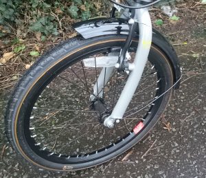 Front wheel showing mud gaurd and V-brakes